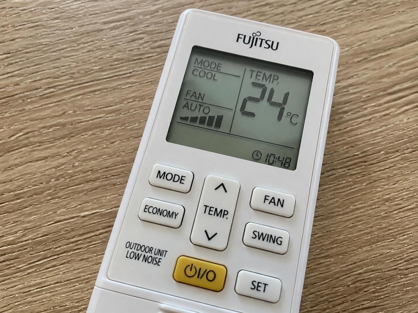 le mode d'emploi complet de la télécommande fujitsu pour climatiseur et maîtrisez facilement toutes ses fonctionnalités.